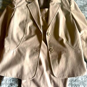 Women’s Pant Suit